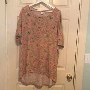 LuLaRoe top XL. Longer in back